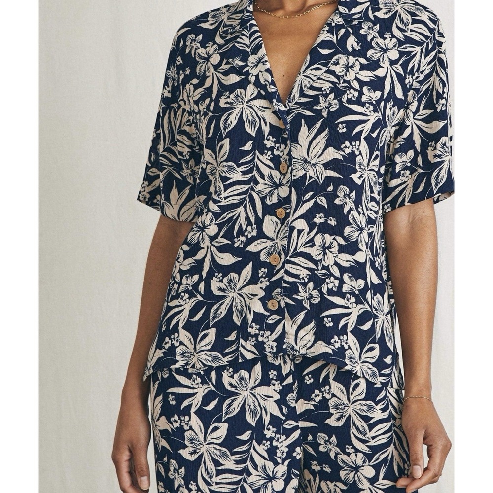 NWT FAHERTY Sz S Womens Camp Shirt Cabana Navy Canopy Floral Hawaiian Resort New - Picture 2 of 9